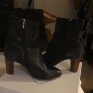 Clark’s women’s leather bootie